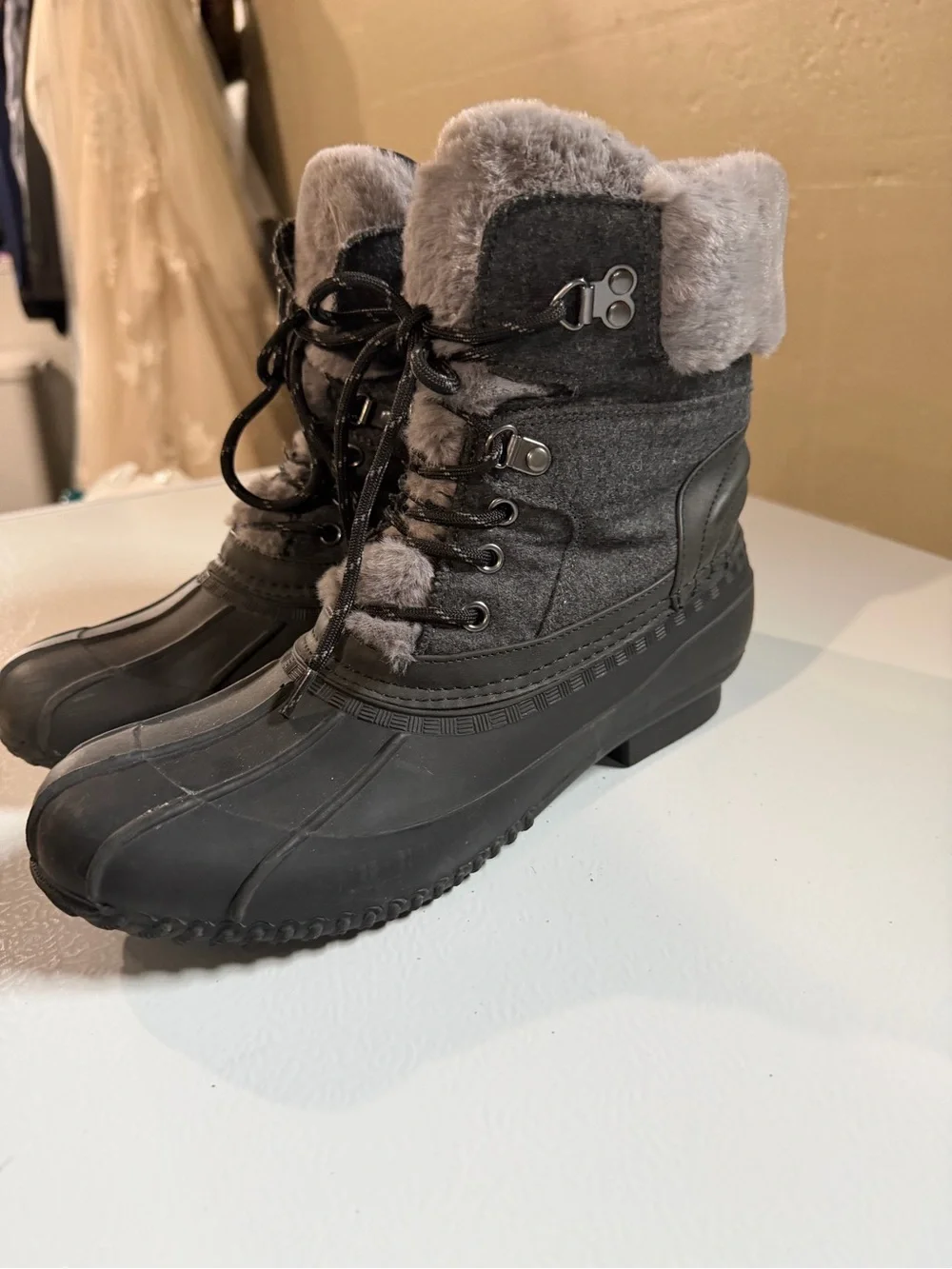 Tommy Hilfiger Rainah 2 Duck Boots Women's Size 9M Black Faux Fur Lined
